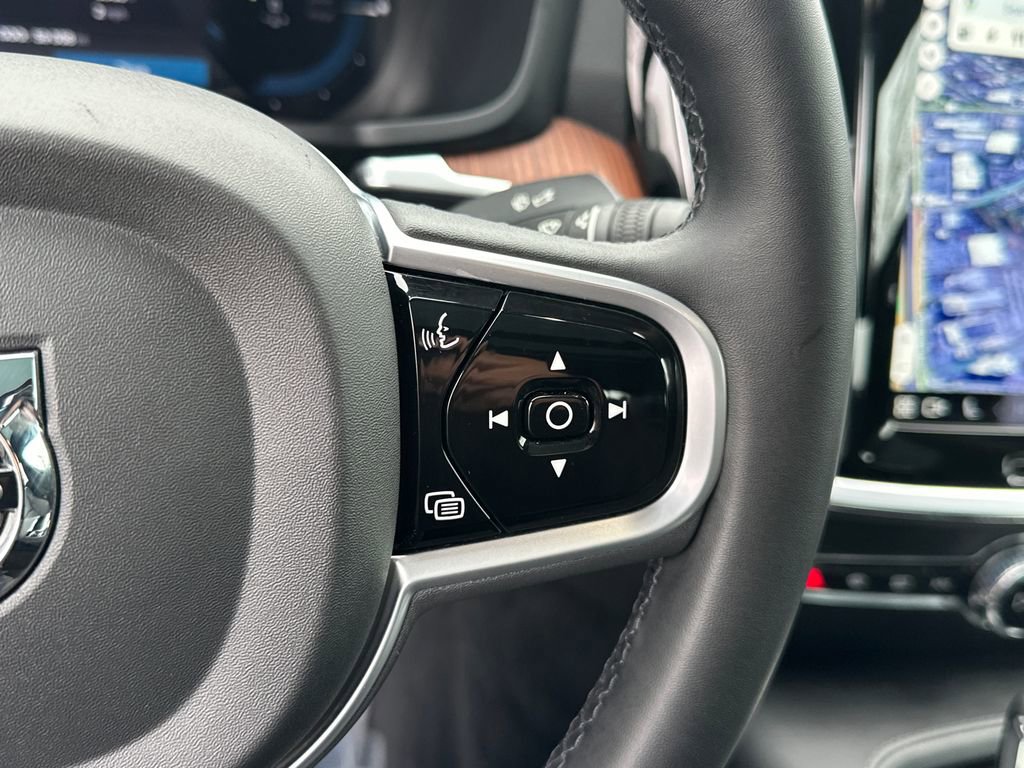 Used 2023 Volvo S60 T8 Plus w/ Protection Package Premier image 25