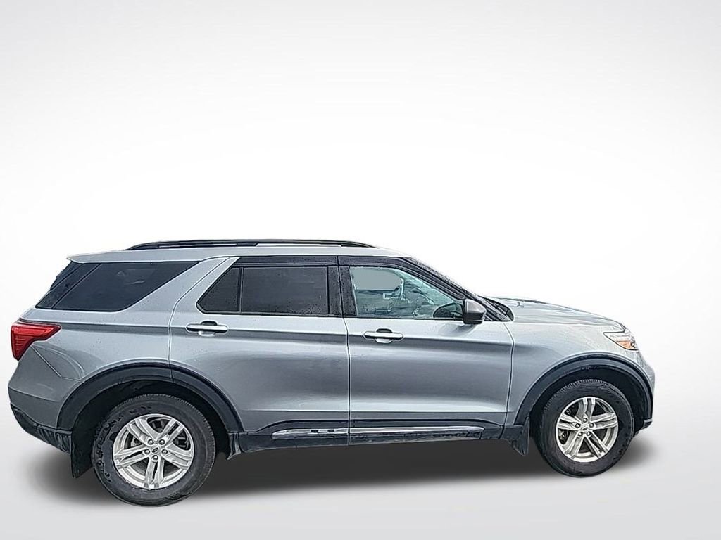 Used 2022 Ford Explorer XLT w/ Class IV Trailer Tow Package image 5