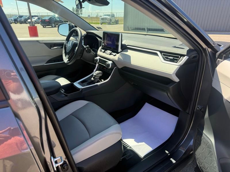 Used 2023 Toyota RAV4 XLE Premium AWD/4WD image 16