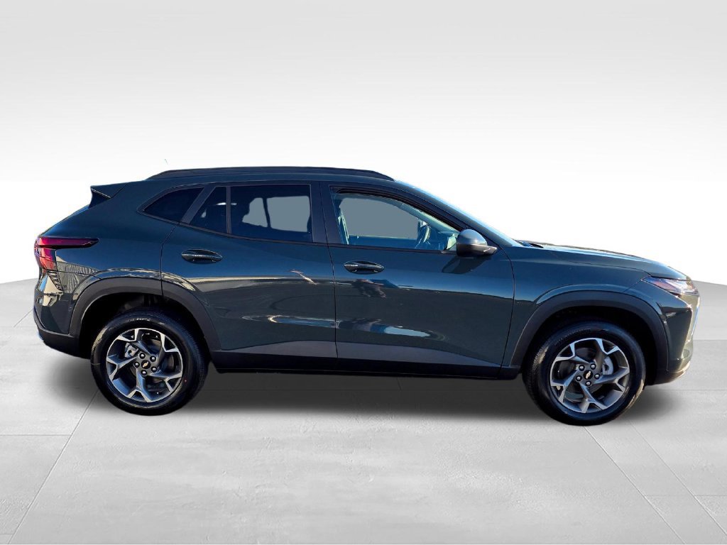 New 2026 Chevrolet Trax LT w/ LT Convenience Package FWD image 6
