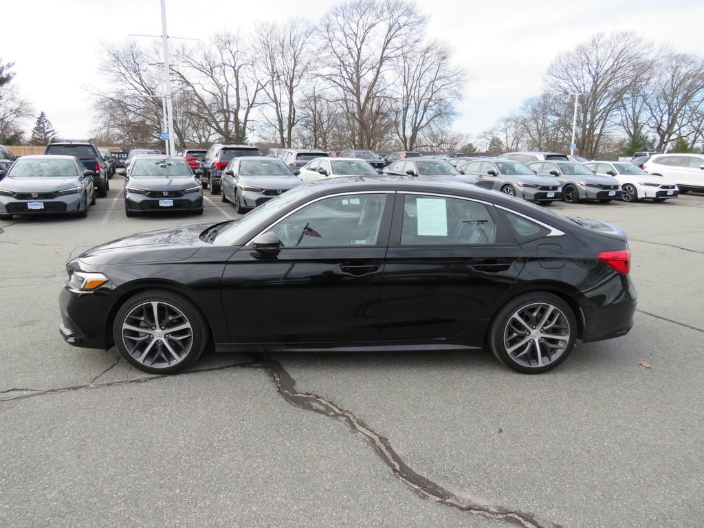 Used 2024 Honda Civic Touring image 2