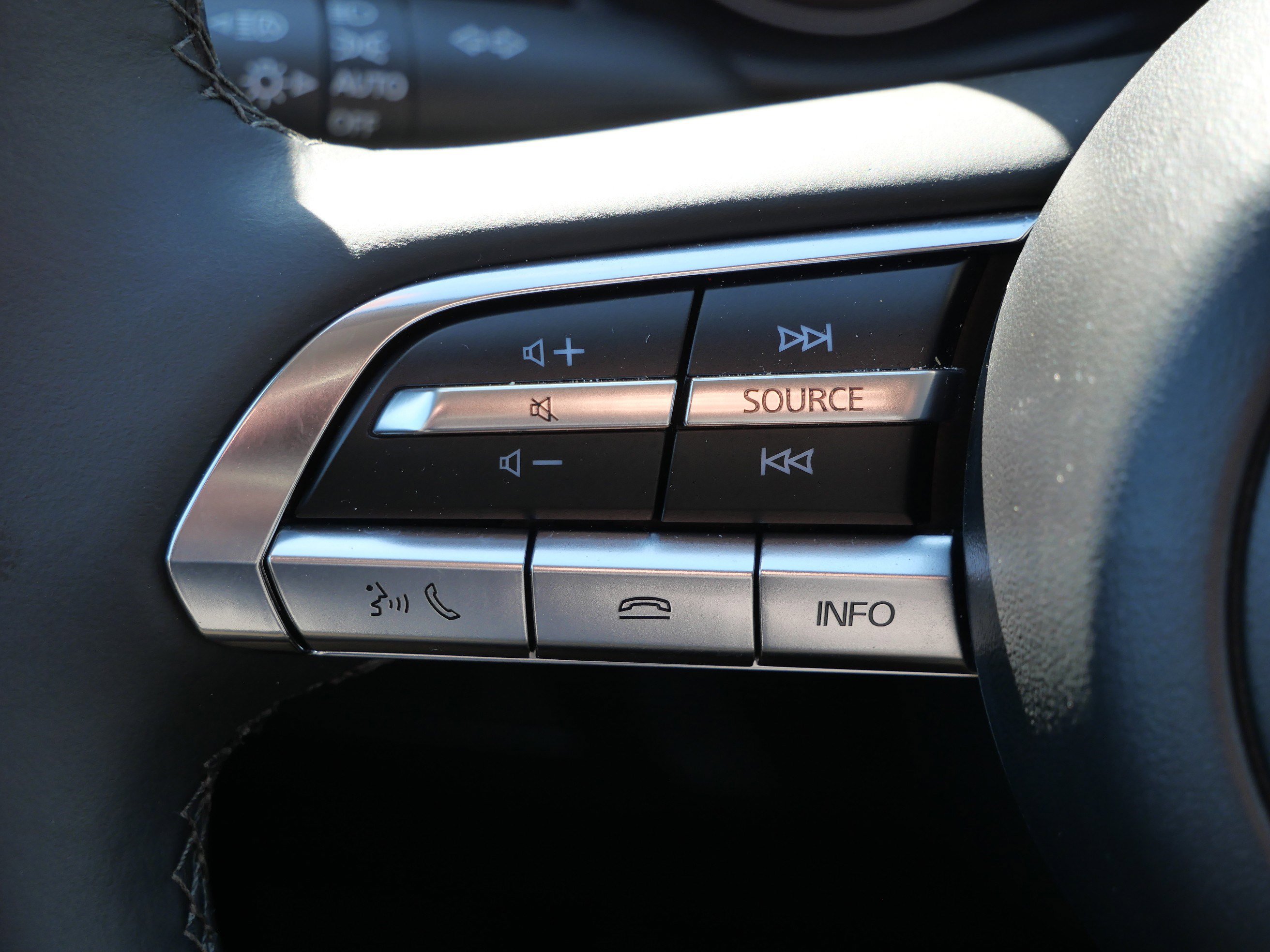 Used 2025 MAZDA CX-50 AWD 2.5 S w/ Select Package image 32