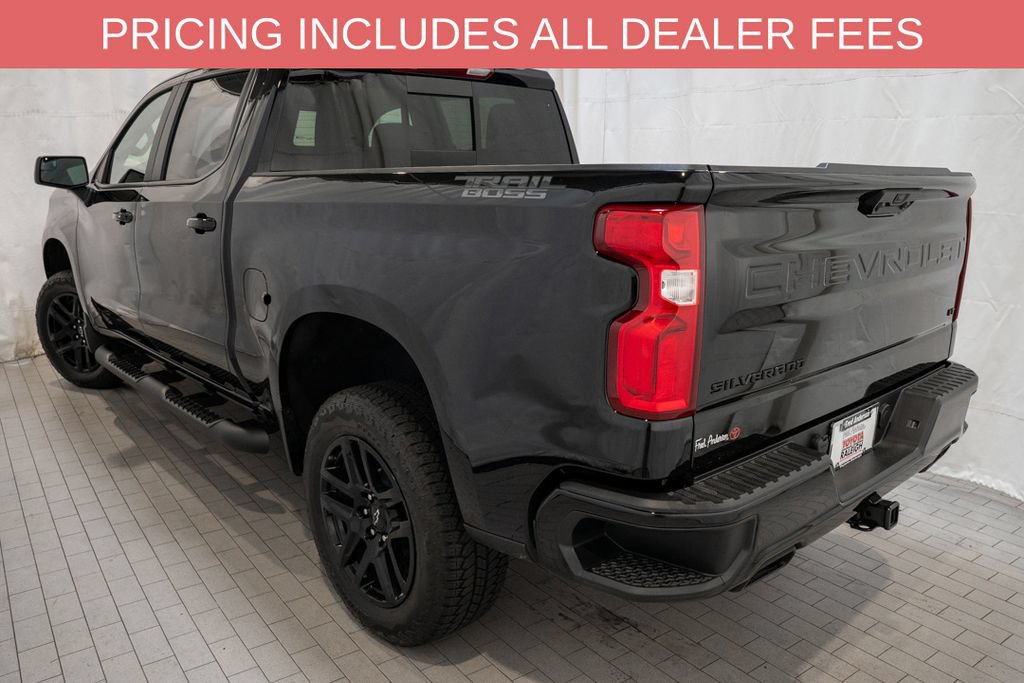 Used 2025 Chevrolet Silverado 1500 LT Trail Boss w/ Convenience Package II AWD/4WD image 3