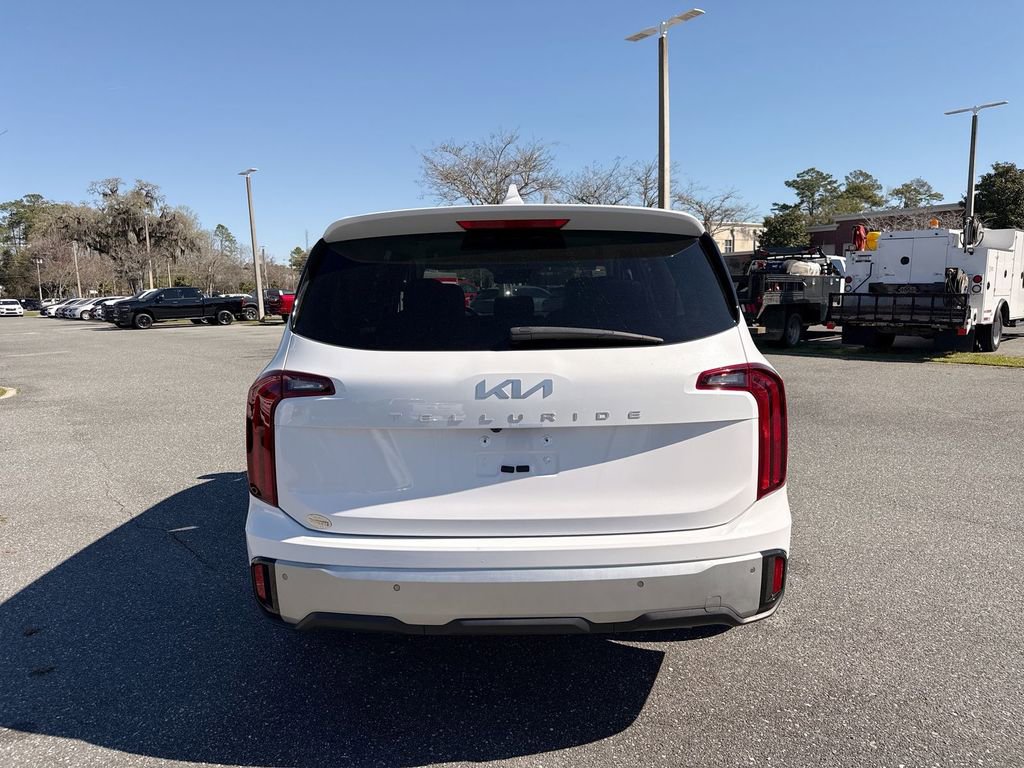 Used 2024 Kia Telluride LX image 4