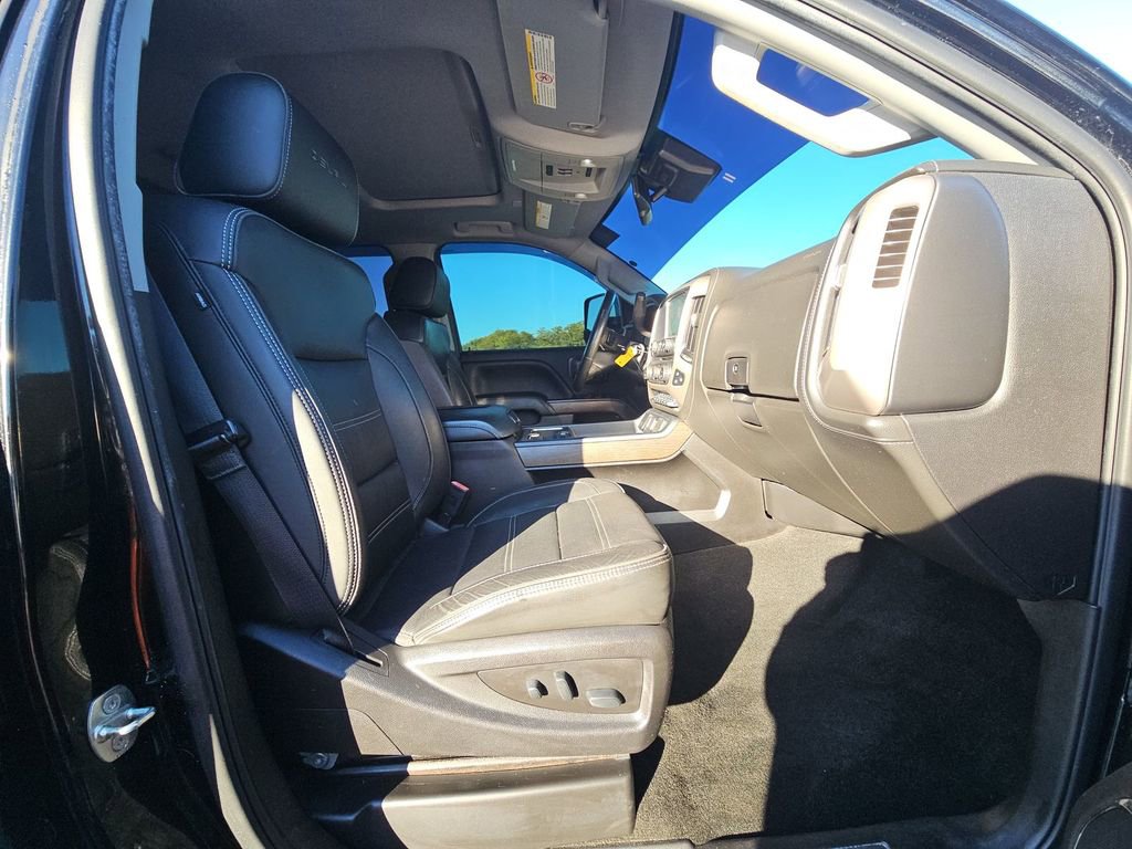 Used 2018 GMC Sierra 2500 Denali w/ Duramax Plus Package image 16