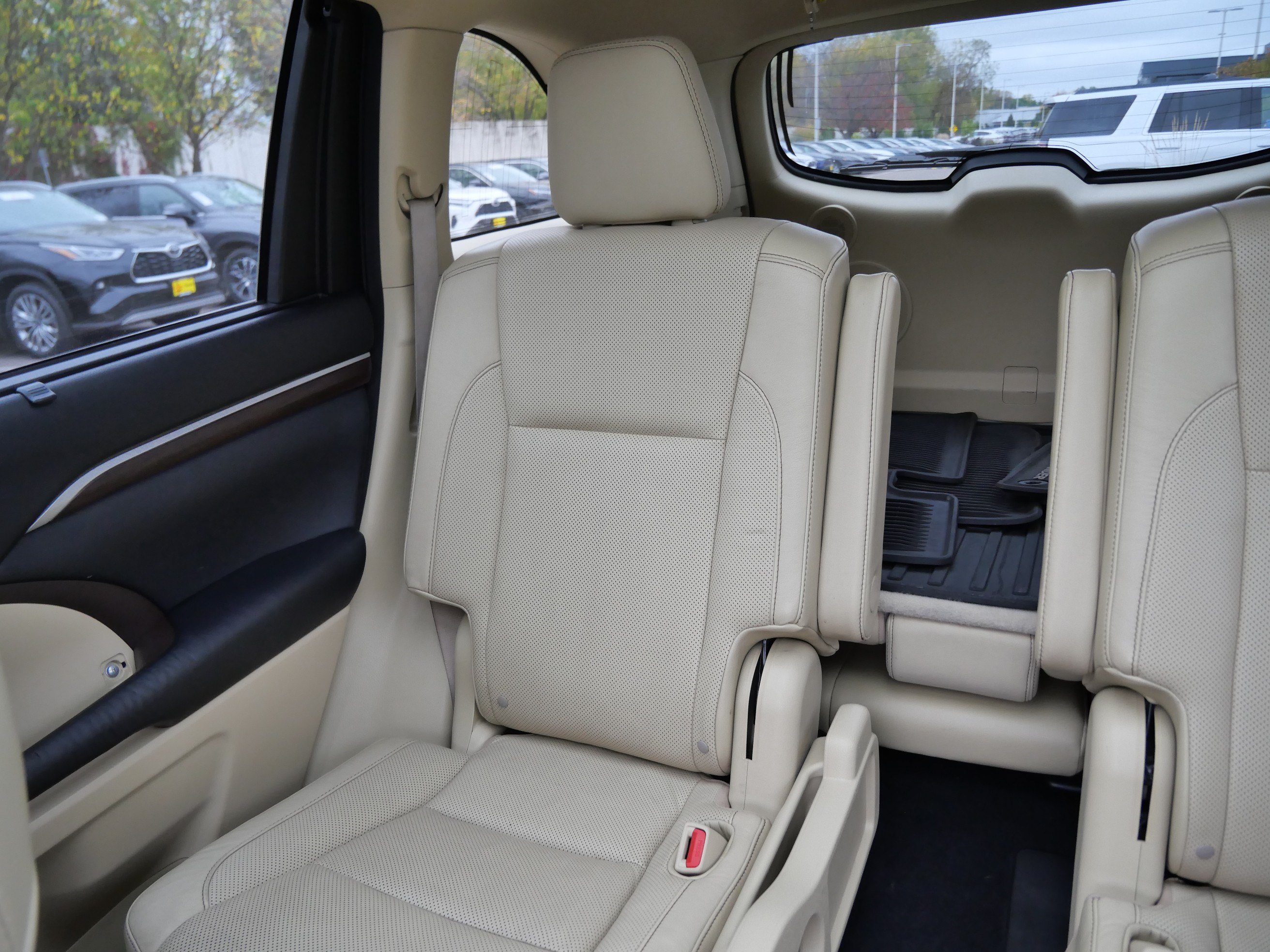 Used 2015 Toyota Highlander Limited Platinum AWD/4WD image 12
