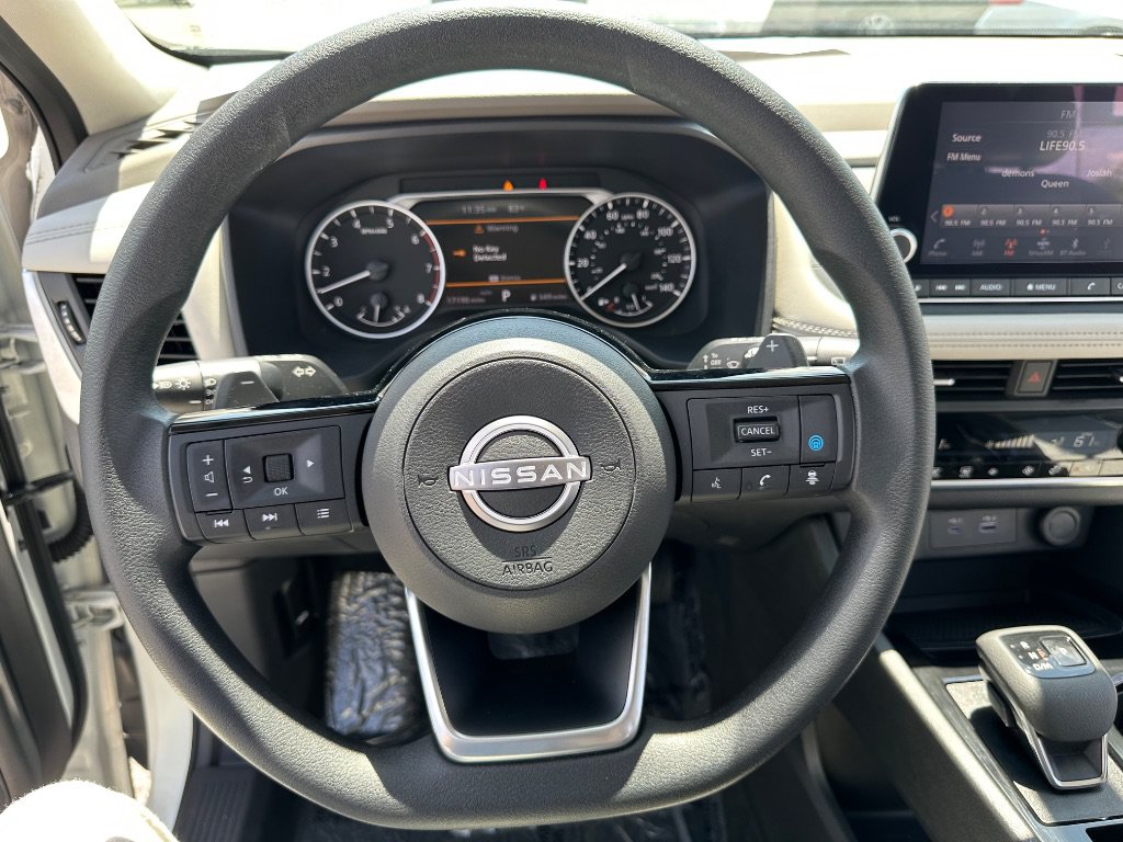 Used 2023 Nissan Rogue SV AWD/4WD image 21