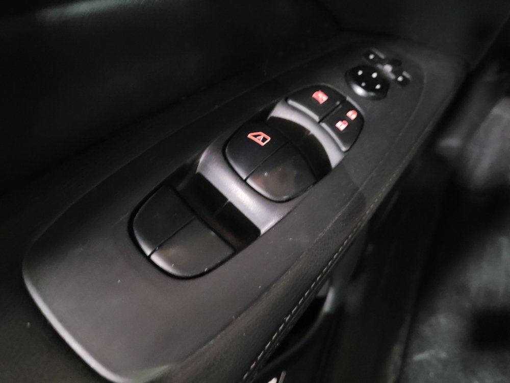 Used 2020 Nissan Pathfinder S FWD image 27