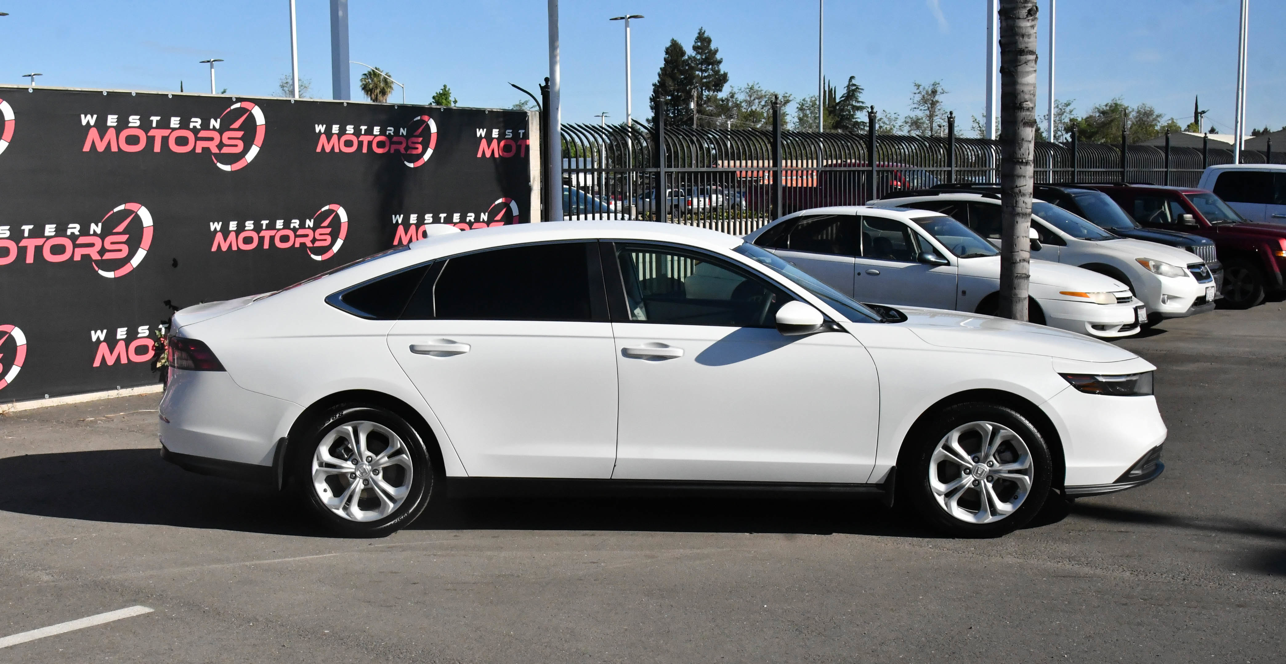 Used 2023 Honda Accord LX image 9