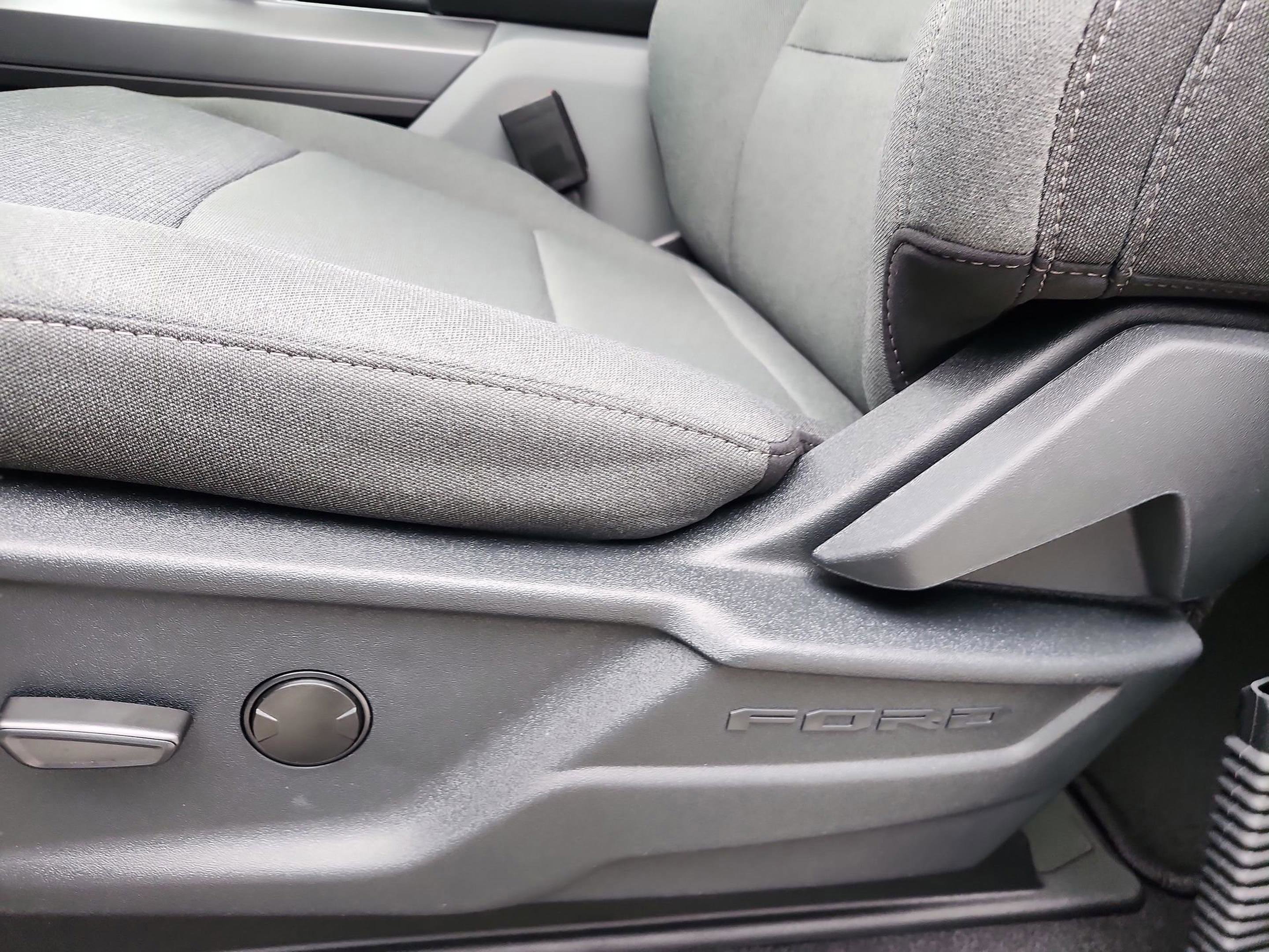 New 2025 Ford F150 Lightning XLT image 14