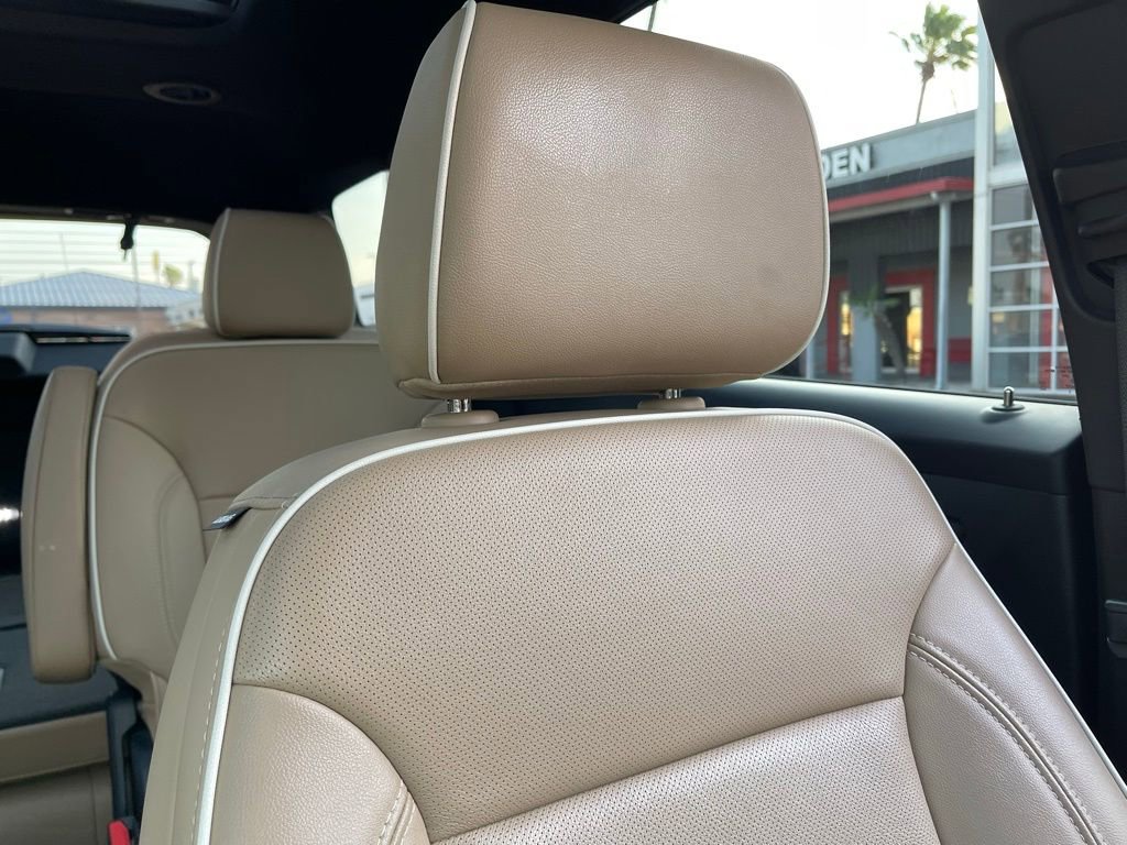 Used 2023 Chevrolet Traverse Premier image 16