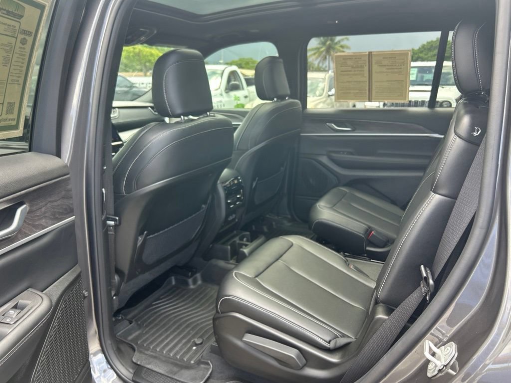 Certified 2025 Jeep Grand Cherokee L Limited w/ Trailer Tow Package AWD/4WD image 32