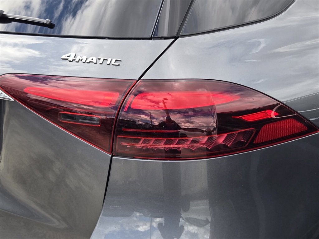 Used 2025 Mercedes-Benz GLE 450e 4MATIC image 10
