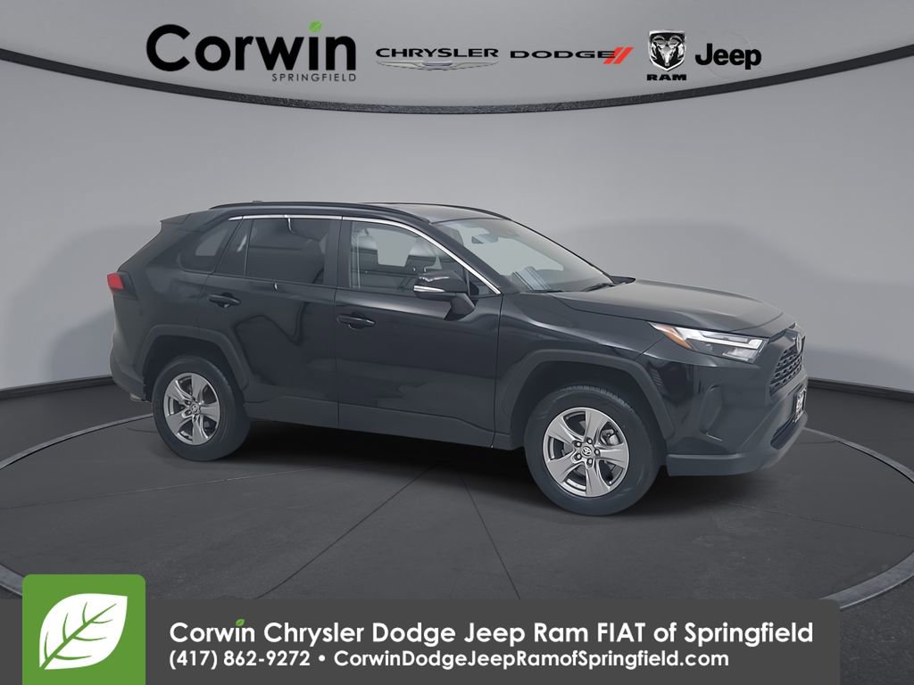 Used 2025 Toyota RAV4 XLE image 1