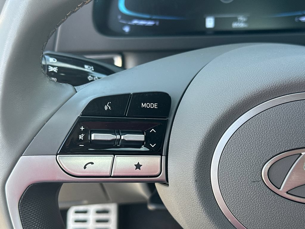 Certified 2025 Hyundai Elantra Sport FWD image 24
