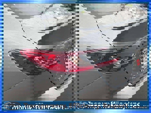 Used 2025 Toyota Camry SE image 11