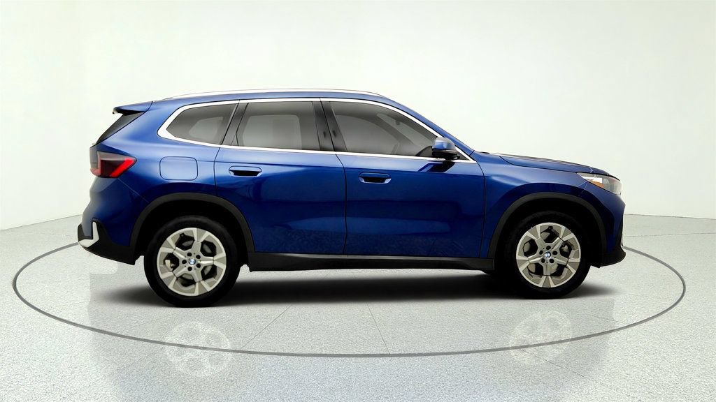 Used 2023 BMW X1 xDrive28i w/ Convenience Package AWD/4WD image 4