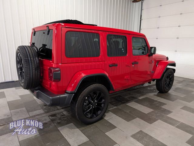 Used 2025 Jeep Wrangler Unlimited Sahara w/ Safety Group AWD/4WD image 4