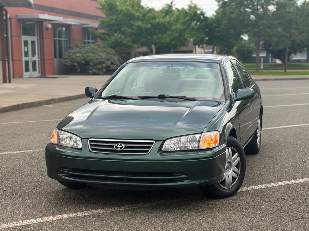 Used 2001 Toyota Camry CE FWD image 1