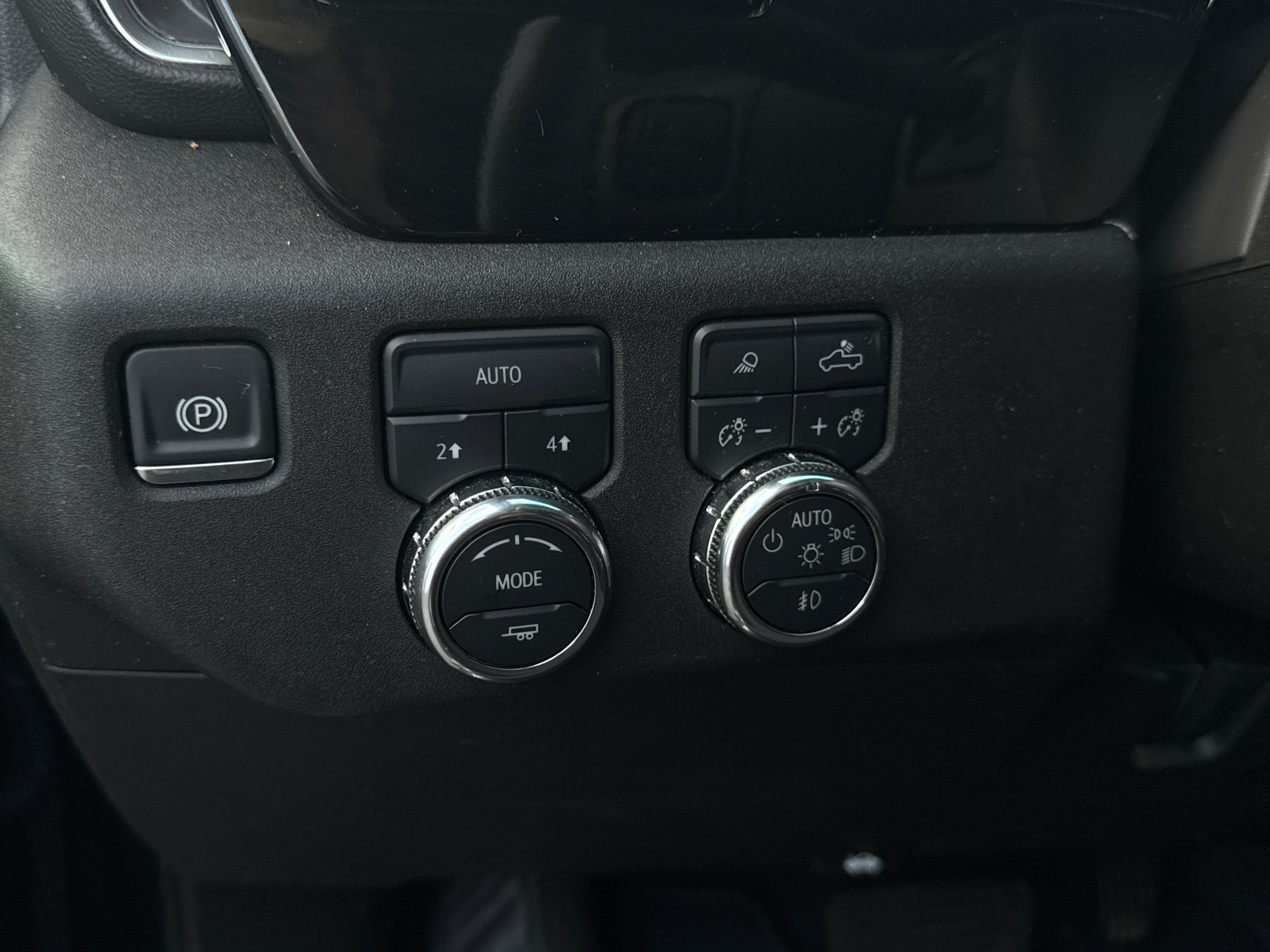 Used 2025 GMC Sierra 1500 SLT AWD/4WD image 34