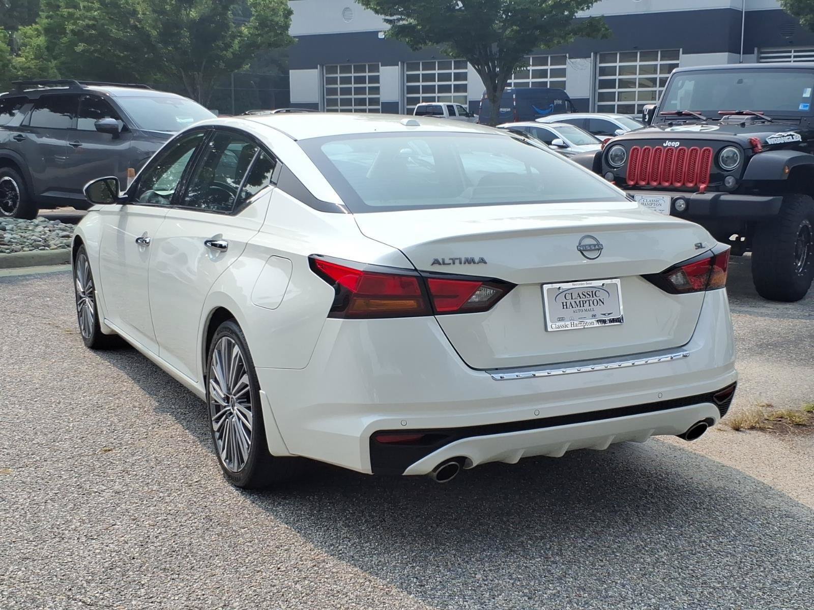 Used 2023 Nissan Altima 2.5 SL FWD image 10