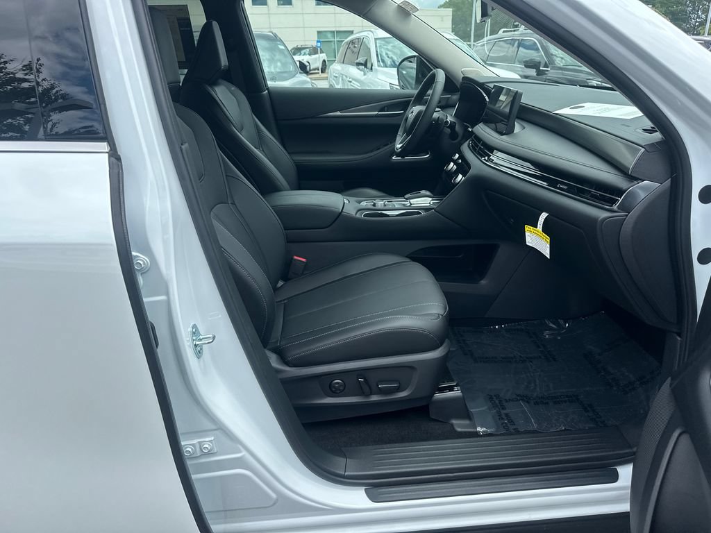 Used 2026 INFINITI QX60 Luxe w/ Cargo Package FWD image 13