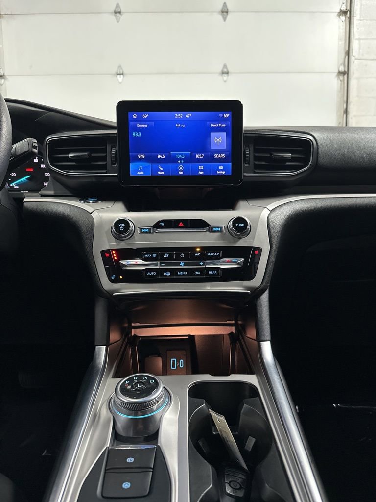 Used 2024 Ford Explorer XLT w/ Equipment Group 202A image 26