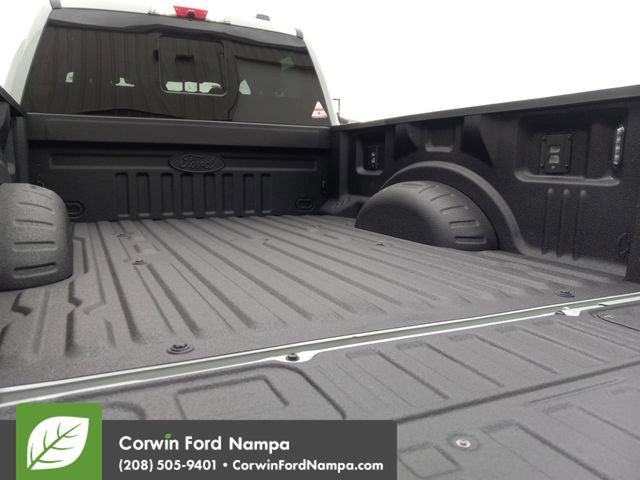 New 2026 Ford F250 Lariat w/ Black Appearance Package image 30