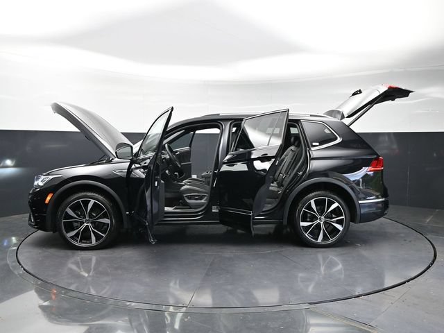 Used 2024 Volkswagen Tiguan SEL R-Line AWD/4WD image 41