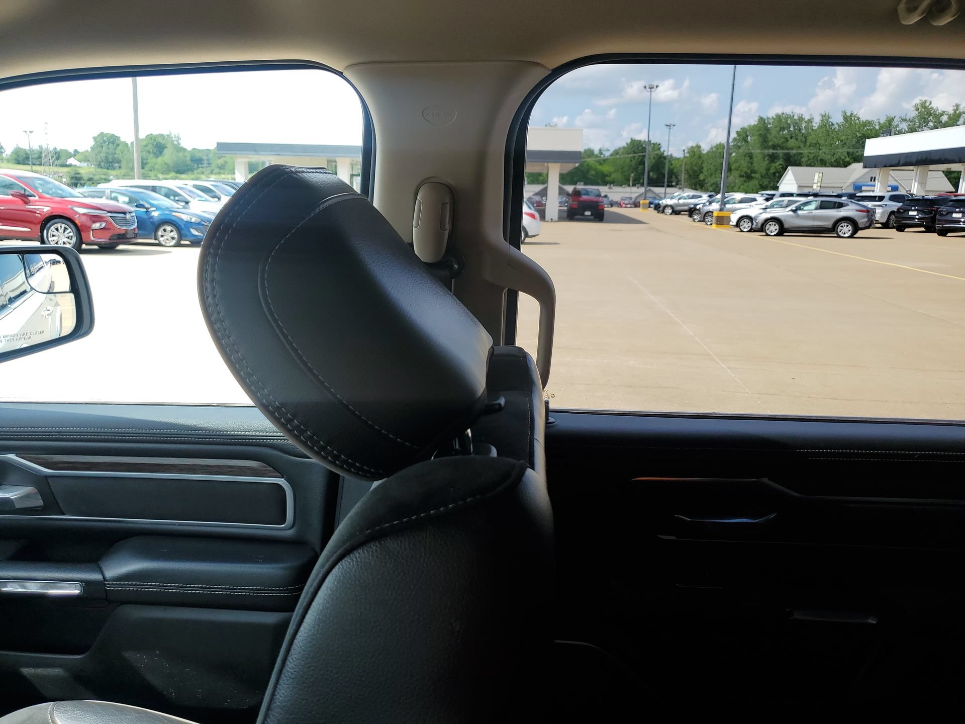Used 2020 RAM 1500 Laramie AWD/4WD image 12