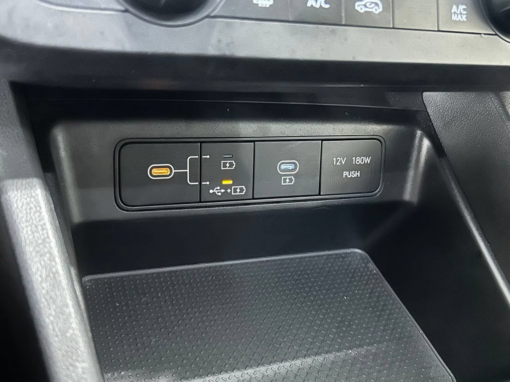 Used 2025 Hyundai Tucson SE FWD image 18