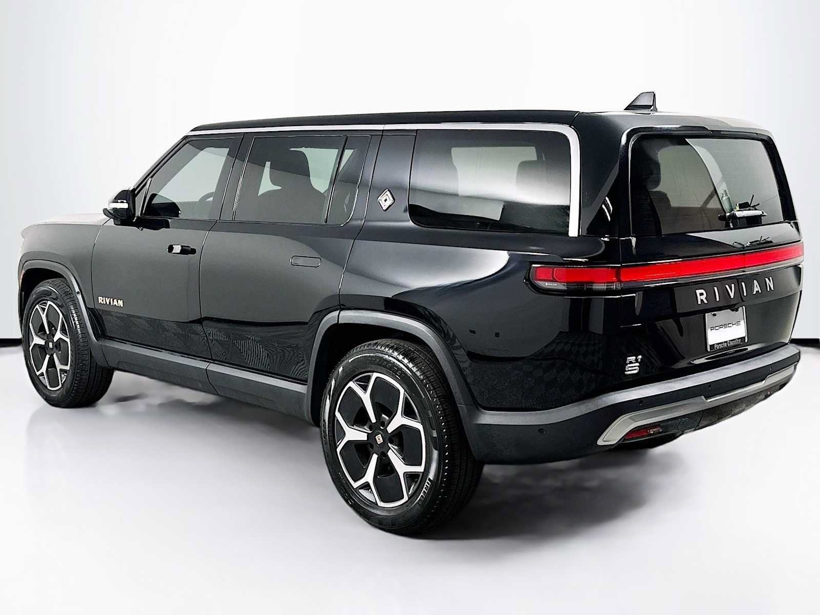 Used 2023 Rivian R1S Adventure AWD/4WD image 3