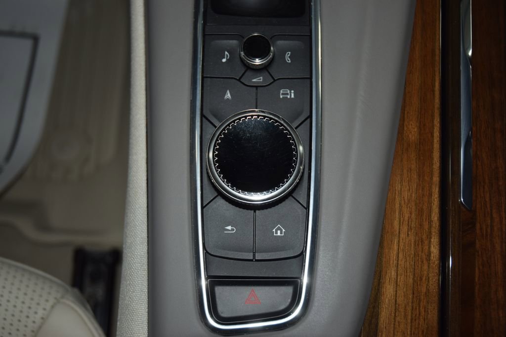 Used 2024 Cadillac Escalade ESV Sport Platinum w/ LPO, ONYX Package AWD/4WD image 36