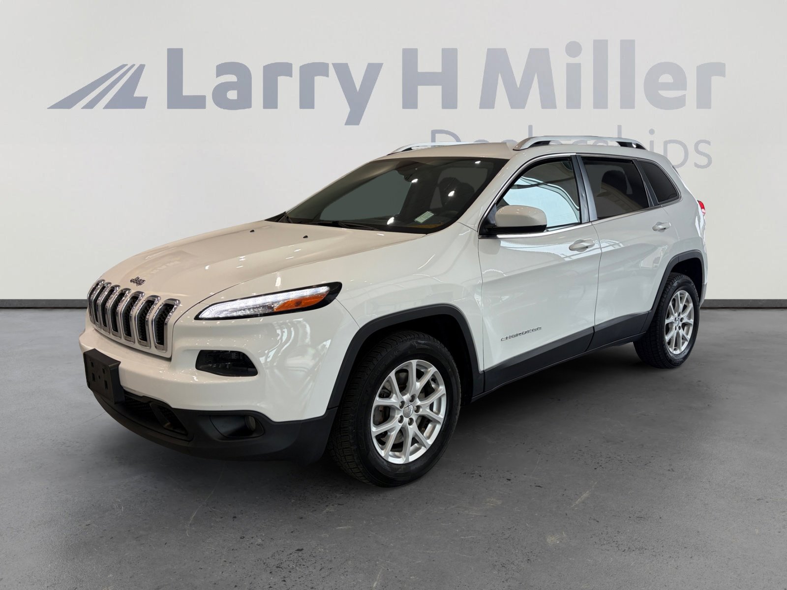 Used 2015 Jeep Cherokee Latitude w/ Cold Weather Group image 1