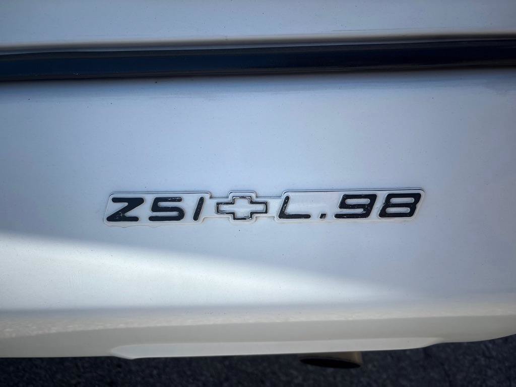 Used 1990 Chevrolet Corvette Convertible RWD image 13