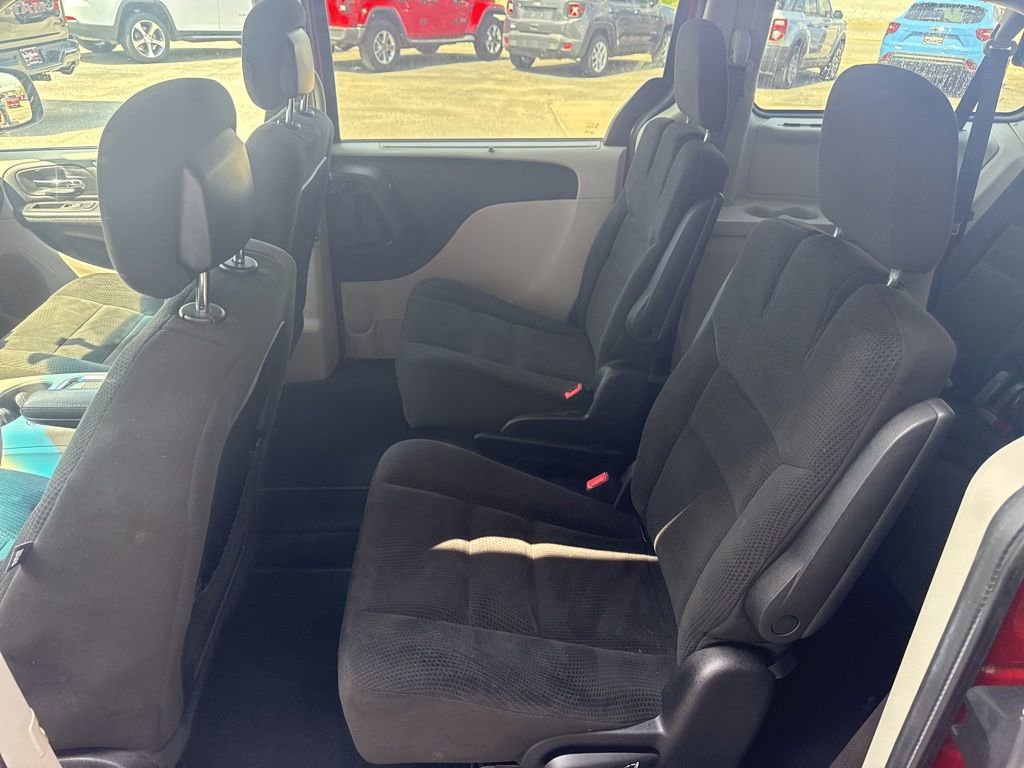 Used 2016 Dodge Grand Caravan SXT FWD image 8