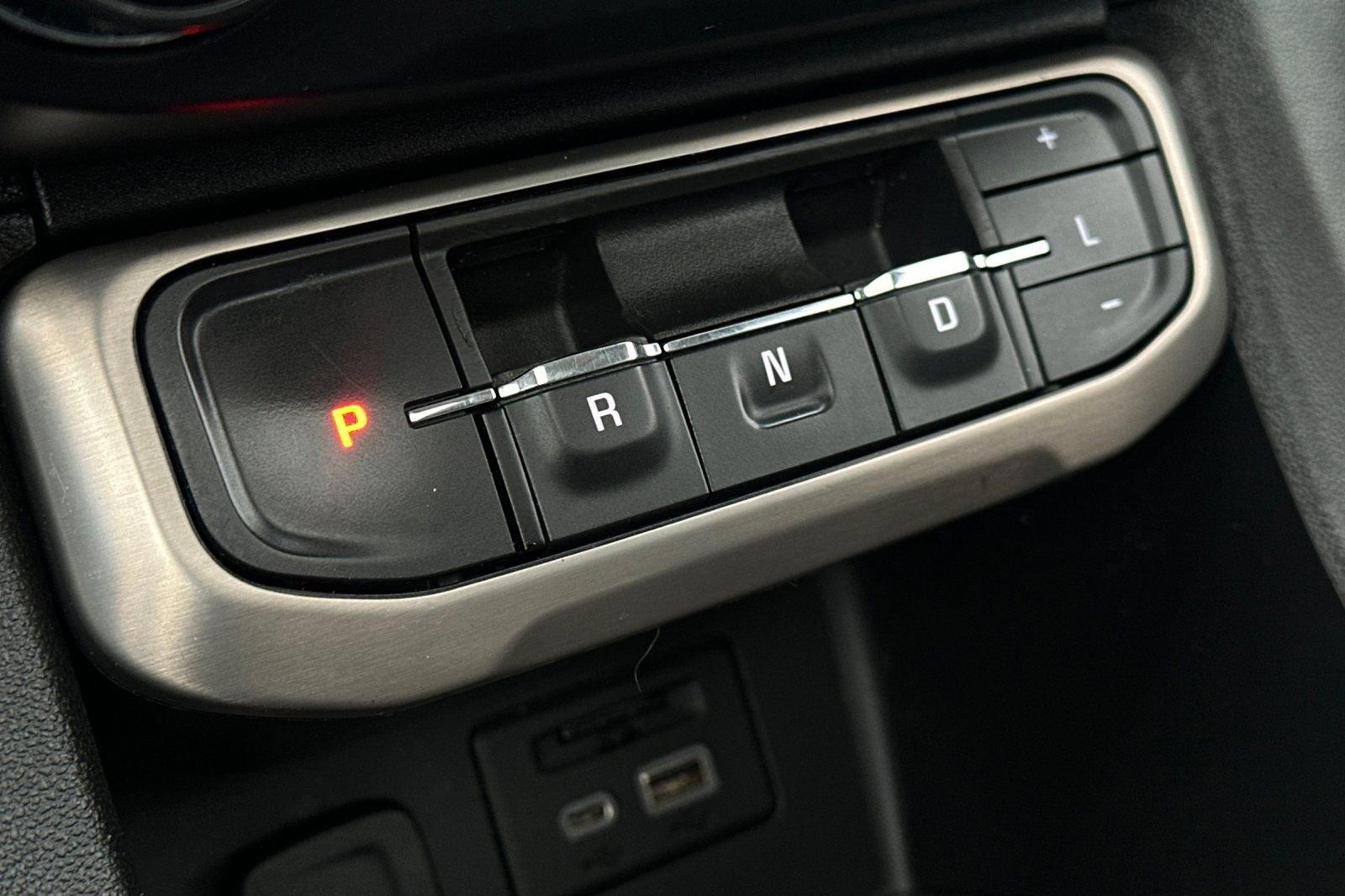 Used 2021 GMC Acadia Denali w/ Denali Technology Package AWD/4WD image 26
