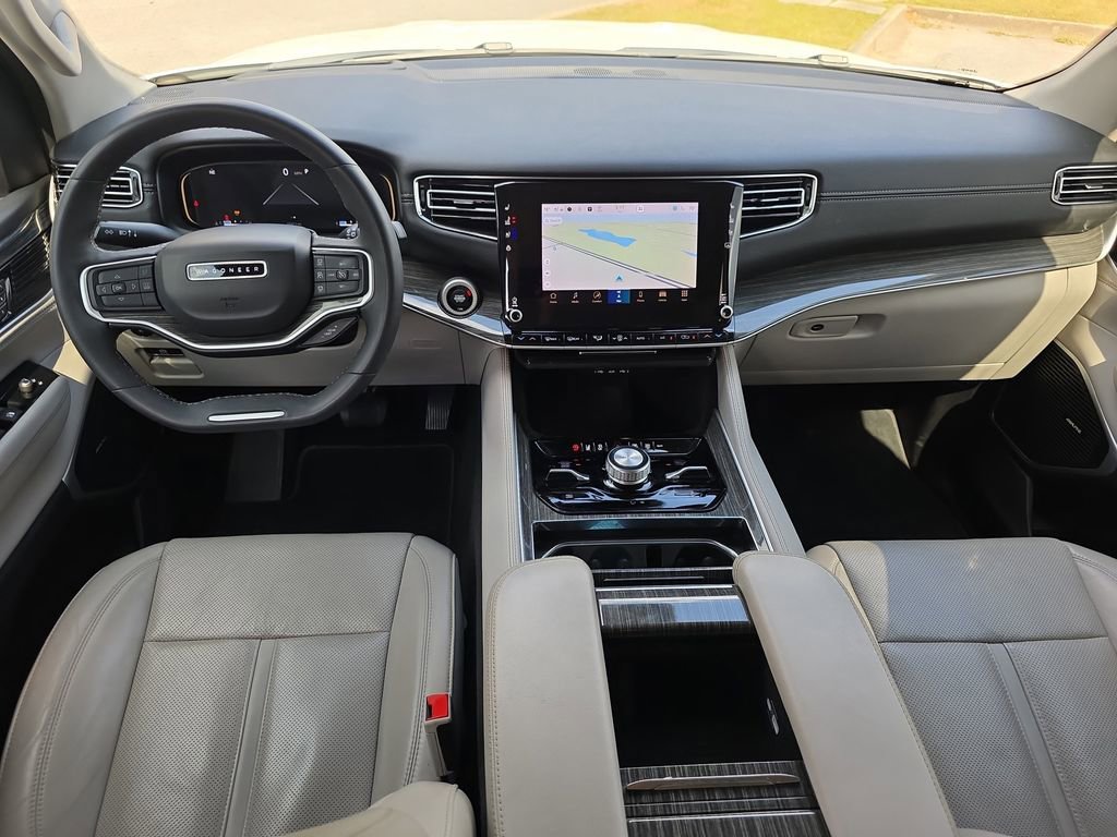 Used 2022 Jeep Wagoneer Series III w/ Flexible Seating Group image 14