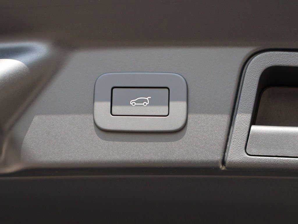 New 2026 Land Rover Range Rover Velar Dynamic SE image 17