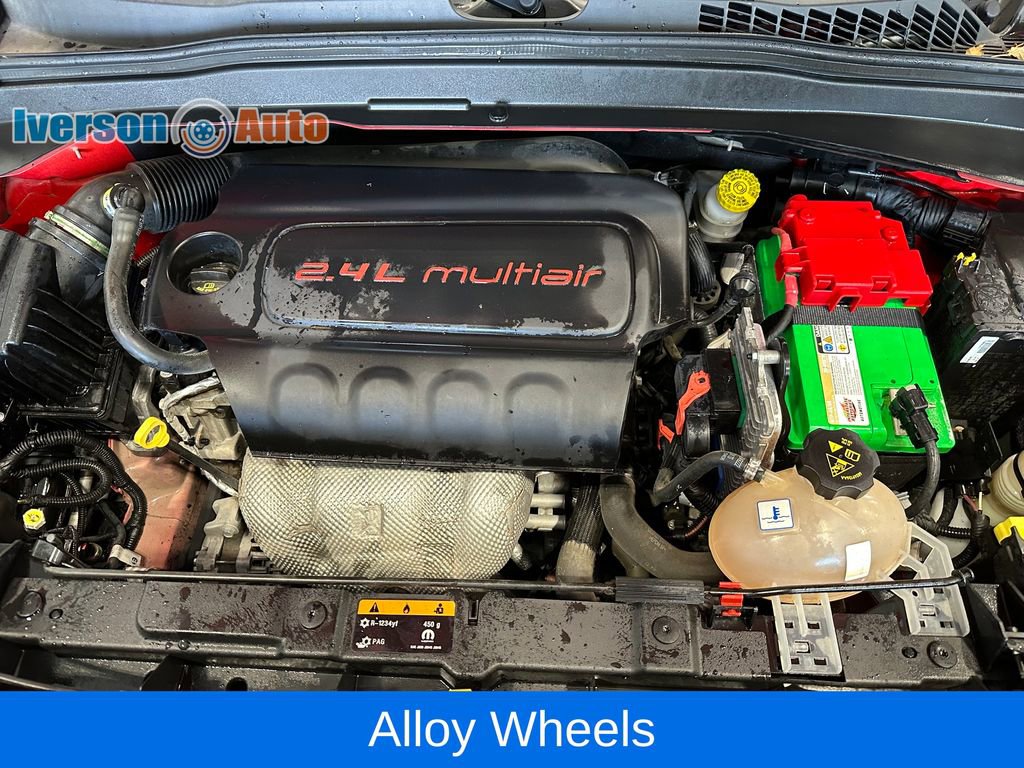 Used 2018 Jeep Renegade Latitude w/ UConnect 8.4 Nav Group AWD/4WD image 11