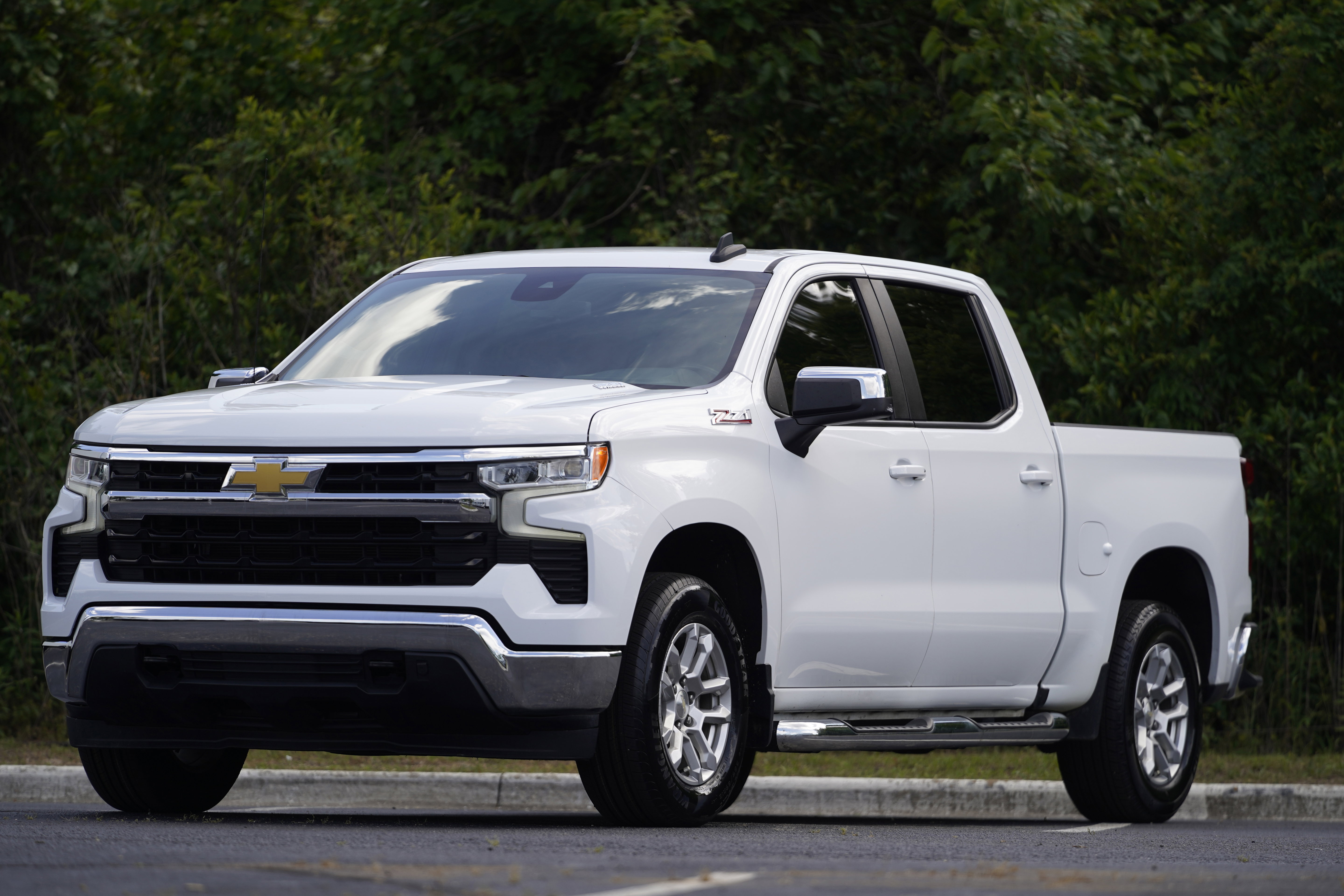 Used 2022 Chevrolet Silverado 1500 LT AWD/4WD image 33