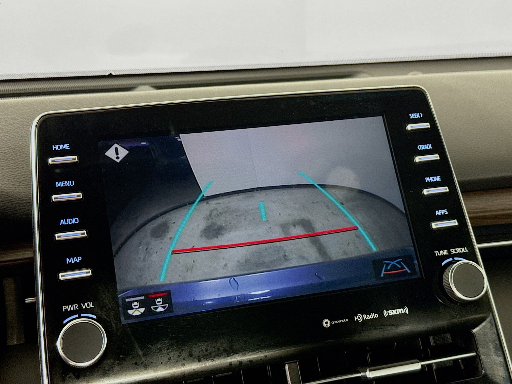 Used 2022 Toyota Avalon XLE image 14