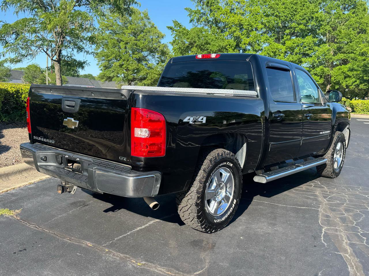 Used 2009 Chevrolet Silverado 1500 LTZ AWD/4WD image 5