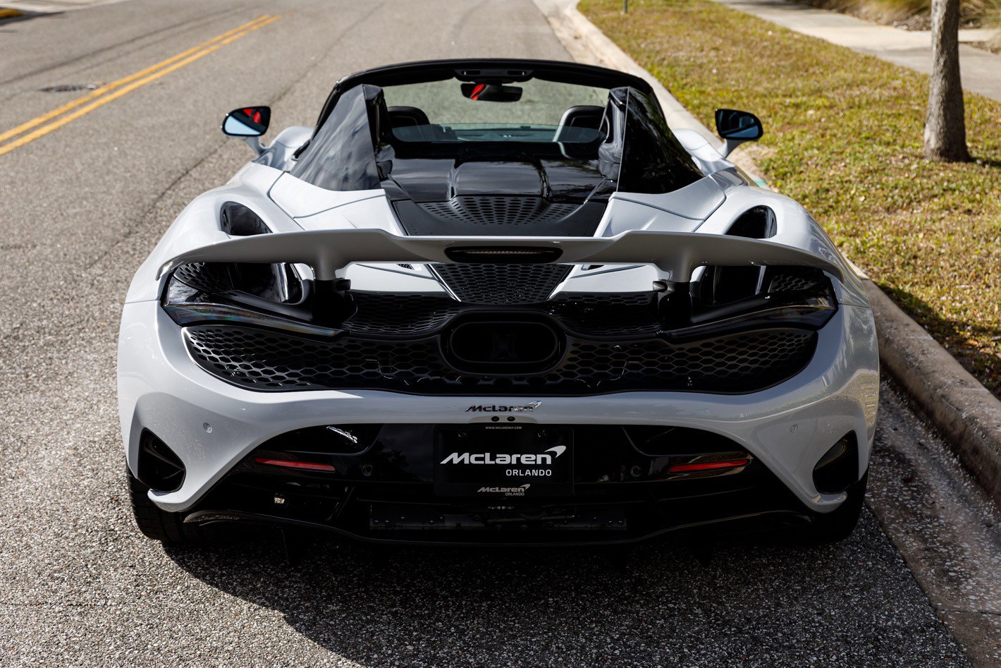 Used 2026 McLaren 750S Spider RWD image 15