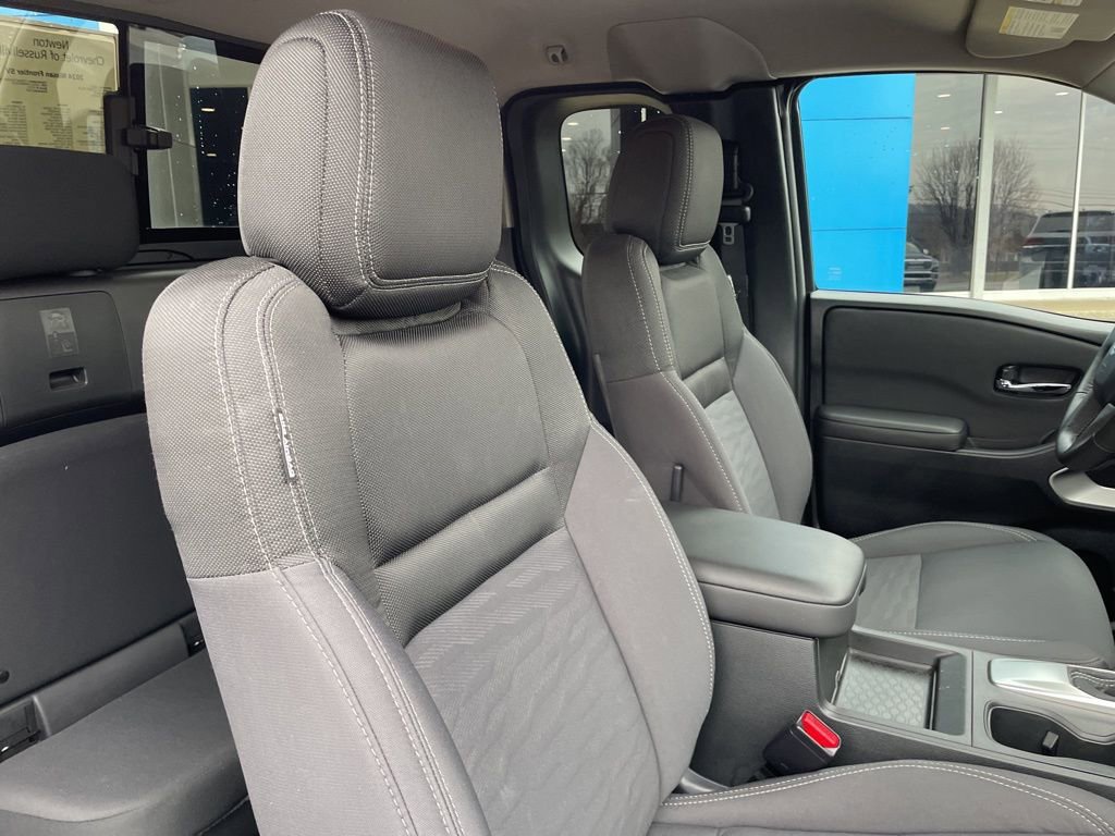 Used 2024 Nissan Frontier SV w/ SV Convenience Package image 29