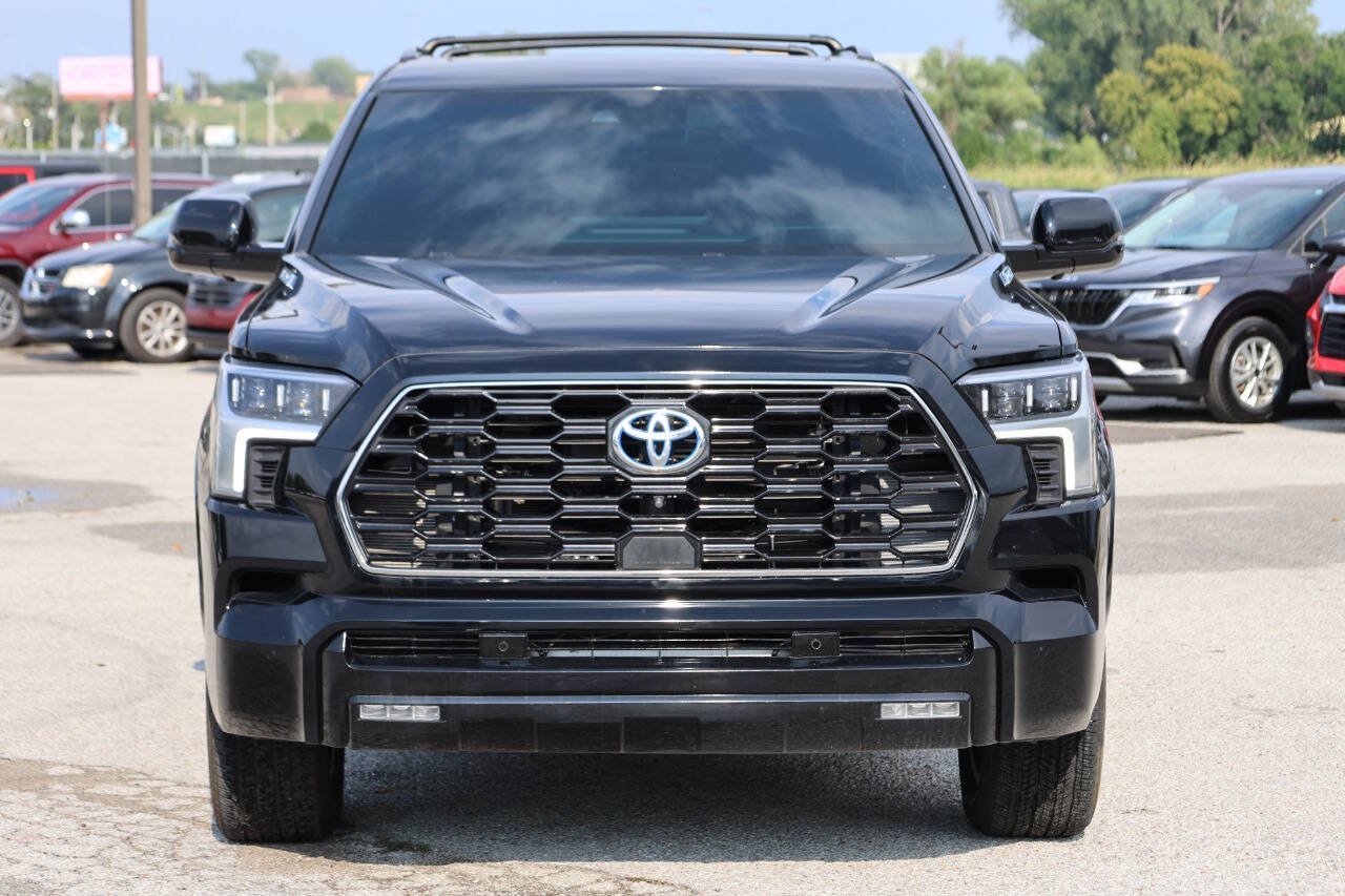 Used 2024 Toyota Sequoia Platinum AWD/4WD image 2