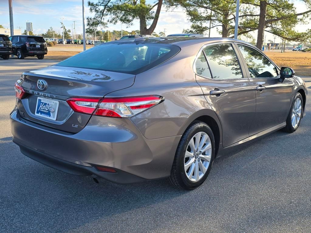 Used 2019 Toyota Camry LE image 5