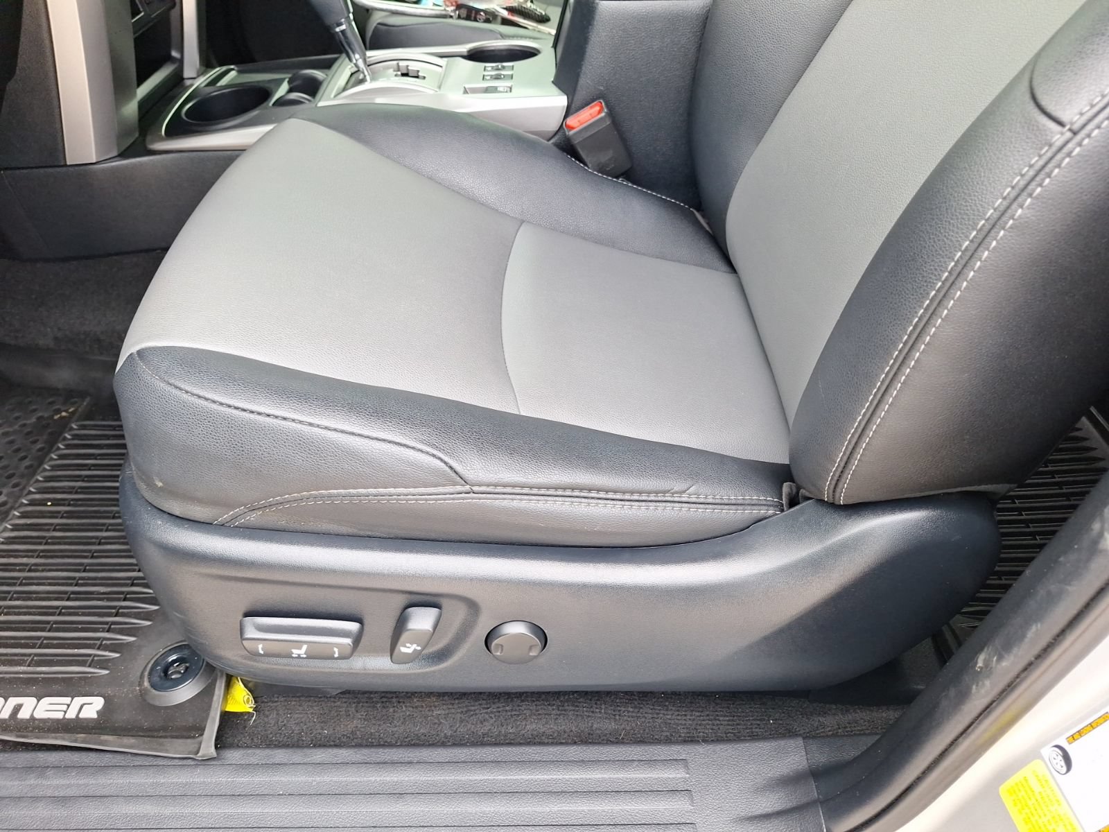 Used 2020 Toyota 4Runner SR5 Premium RWD image 15