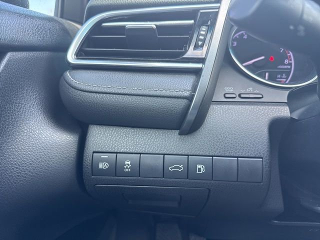 Used 2018 Toyota Camry SE image 16