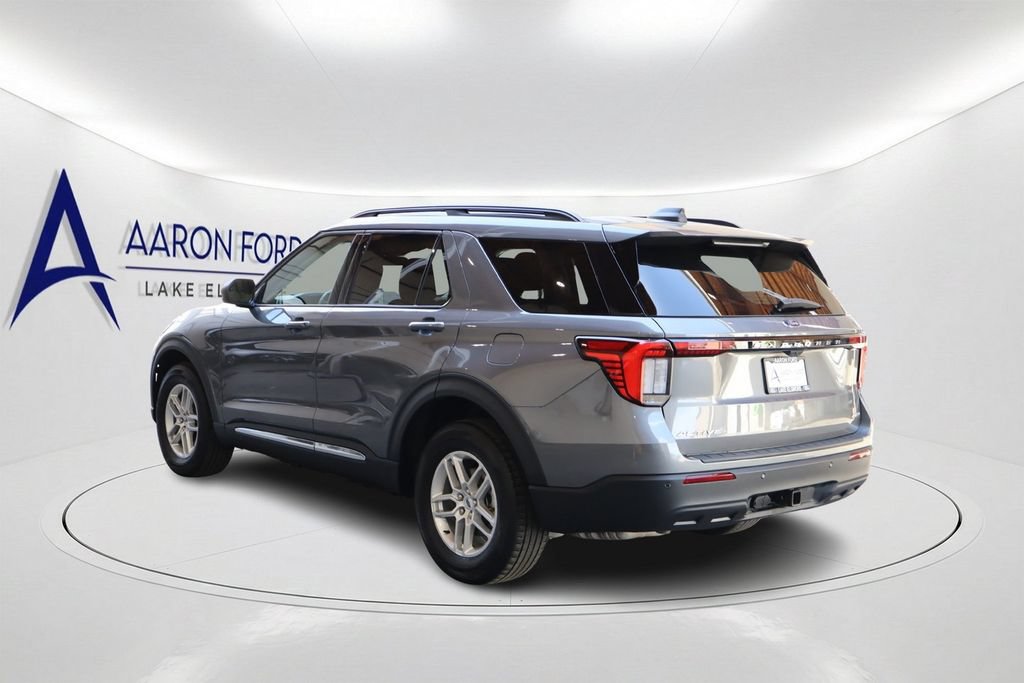 Used 2025 Ford Explorer Active AWD/4WD image 7